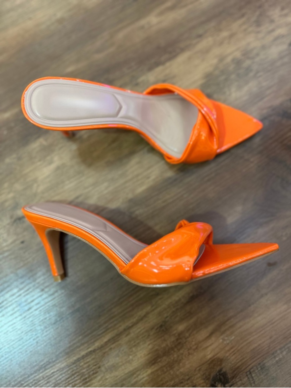 🔥 Bright Orange Patent Pointed Toe Mule Heels - Picture 13 of 13